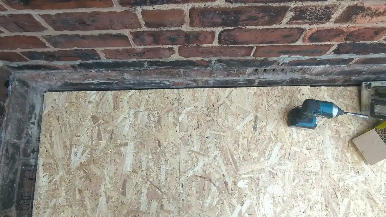 20mm expansion gap left between the OSB boards on the flat roof deck